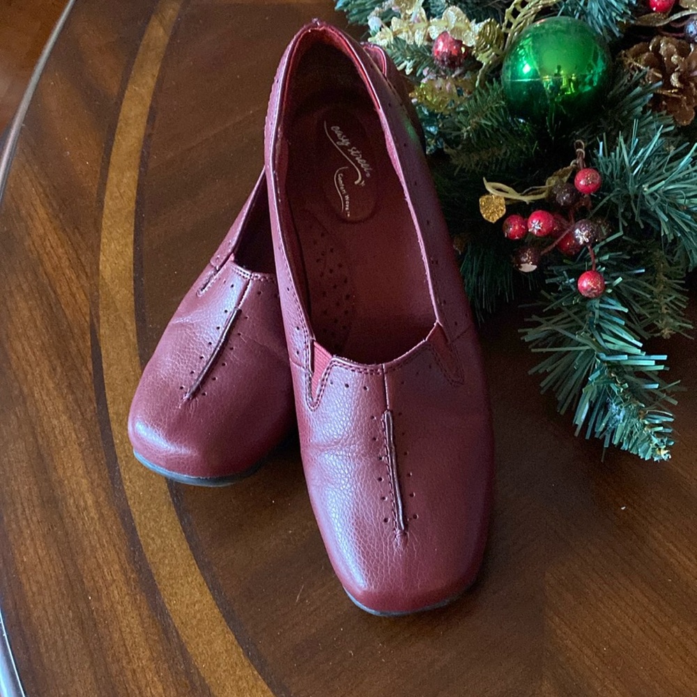 Easy Street Burgundy flats